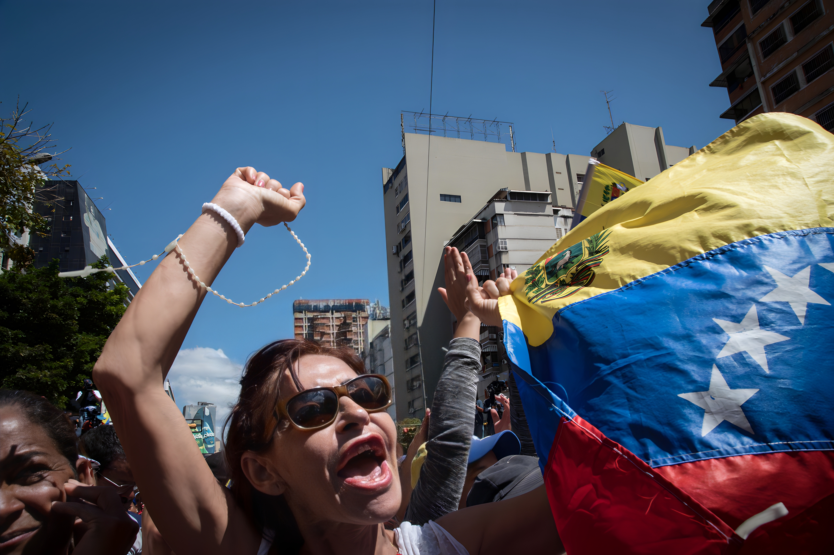 Qual é o tipo de solidariedade que o Brasil deve exercer com a Venezuela?