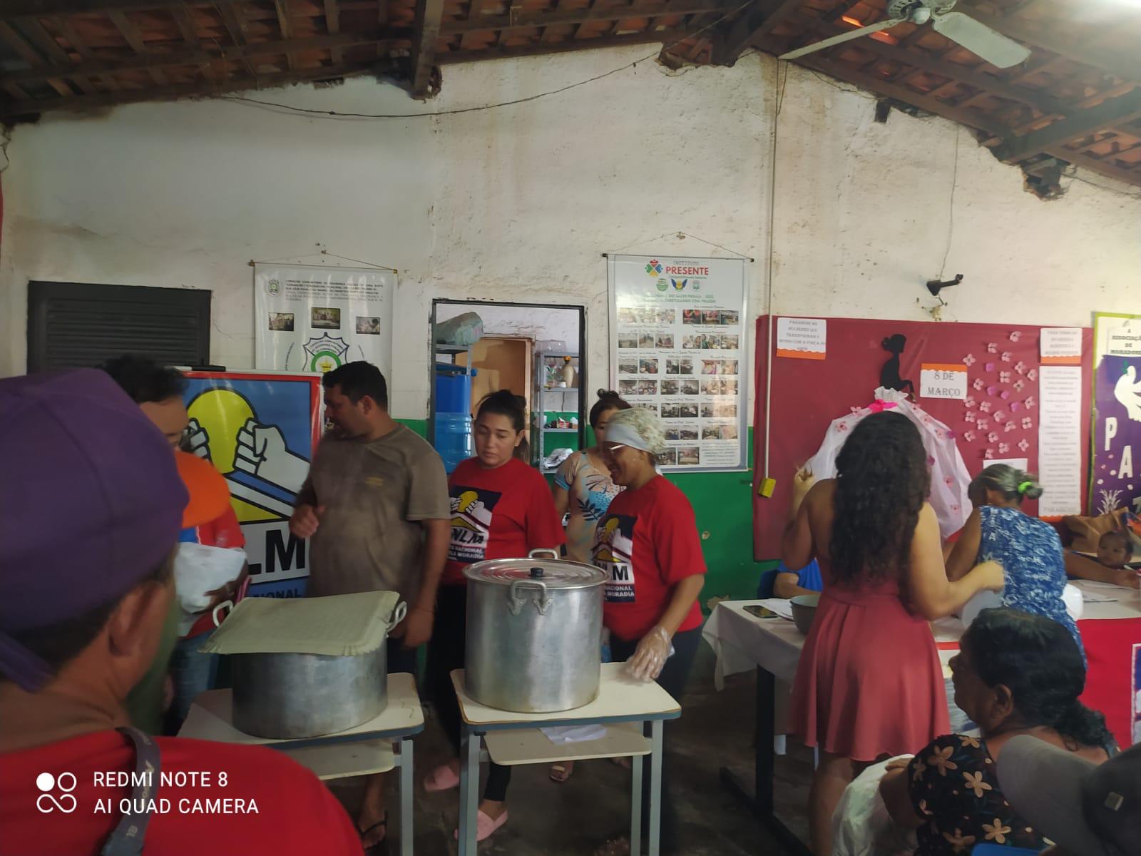 MNLM-PI faz distribuição de marmitas da Cozinha Dona Lindu