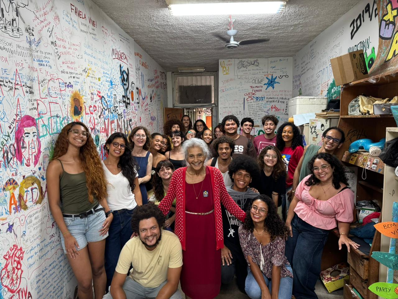 Quem tem direito à cidade? Ocupação, pertencimento e psicologia