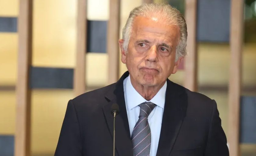 Fora Múcio, capacho dos EUA!